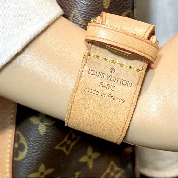 Louis Vuitton Poignet as a Bracelet - Picture 1 of 16